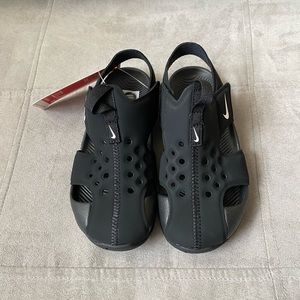 Sandals 11c dry fast very comfortable, fit wide leg